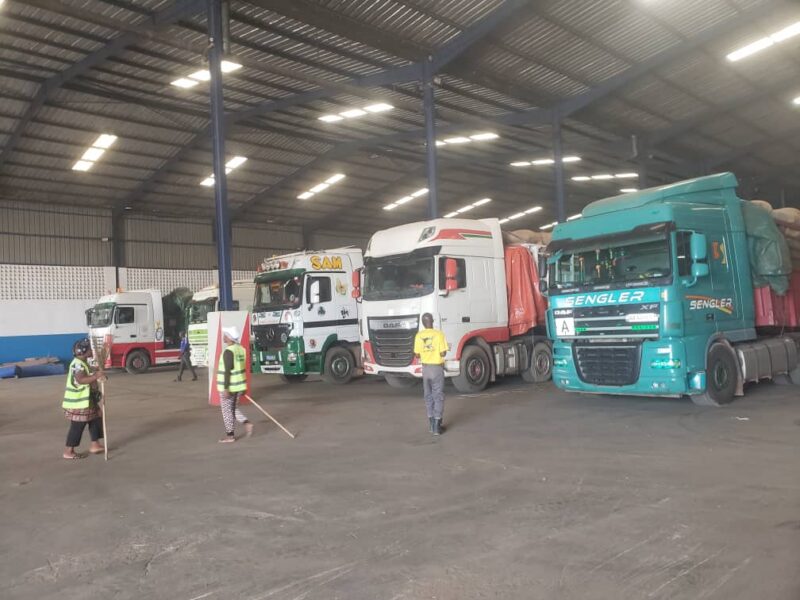 ENTREPOT AVENDRE YOUPOUGNON ZONE INDUSTRIELLE