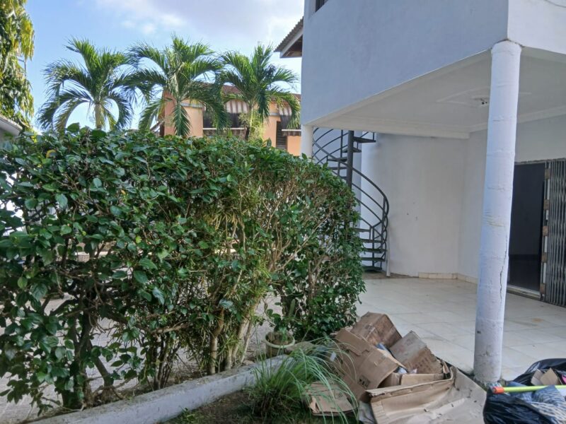 VILLA DUPLEX 7 PIECES A VENDRE A LA RIVIERA FAYA FEH KESSE