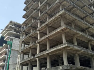 IMMEUBLE EN CONSTRUCTION EN VENTE EN ZONE 4 EN FACE D'AMORE