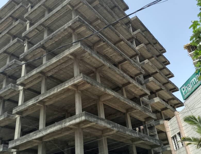 IMMEUBLE EN CONSTRUCTION EN VENTE EN ZONE 4 EN FACE D'AMORE