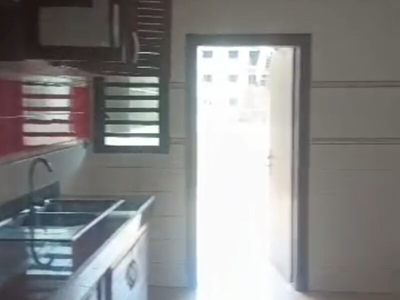 APPARTEMENT A LOUER ZONE 4 RUE DU CANAL EN FACE HOTEL KENNY