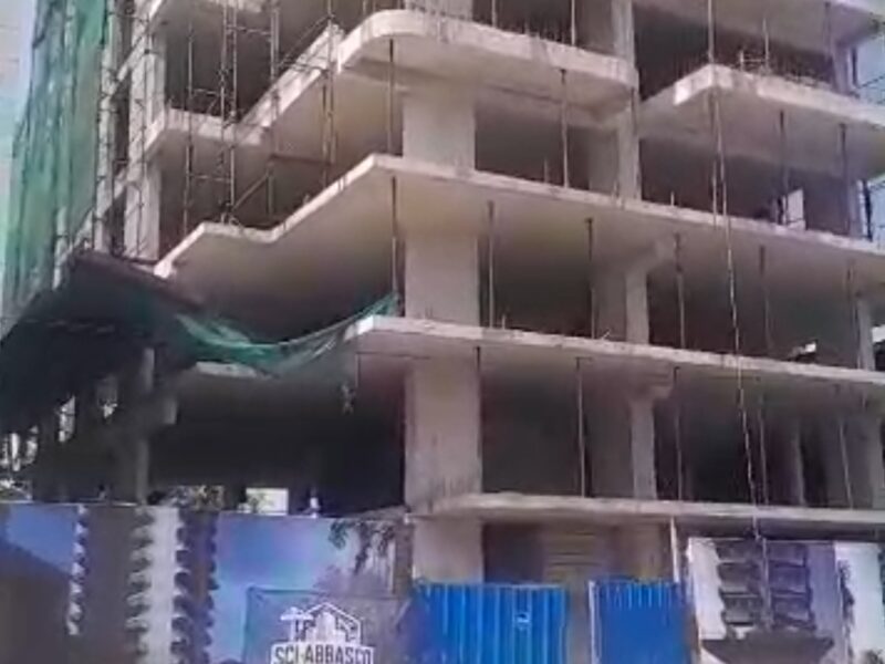 IMMEUBLE EN VENTE ZONE4 ENTRE RUE LUMIERE ET DOC. COLMETTE