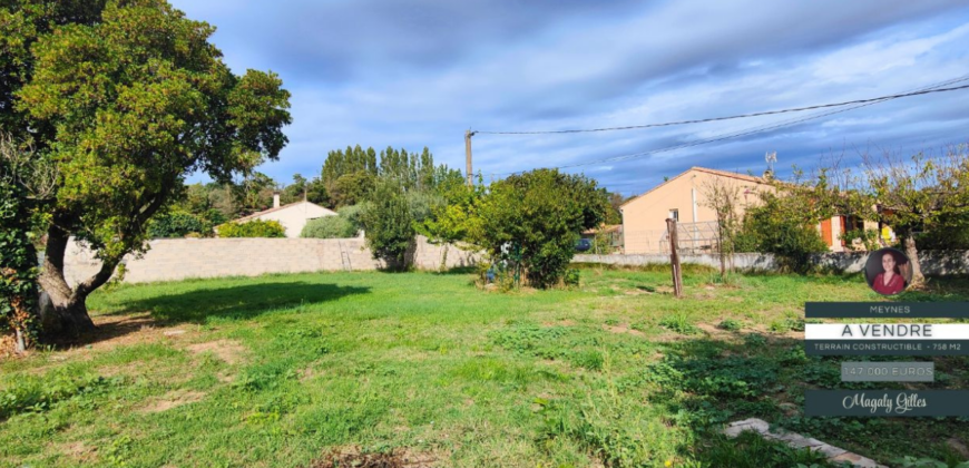 Terrain 10 000m2 en Zone 4